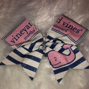 vineyard vines cheer bow